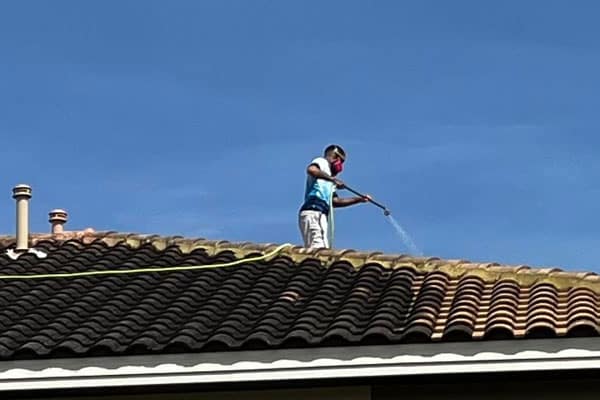 Roof Cleaning Orlando FL 4